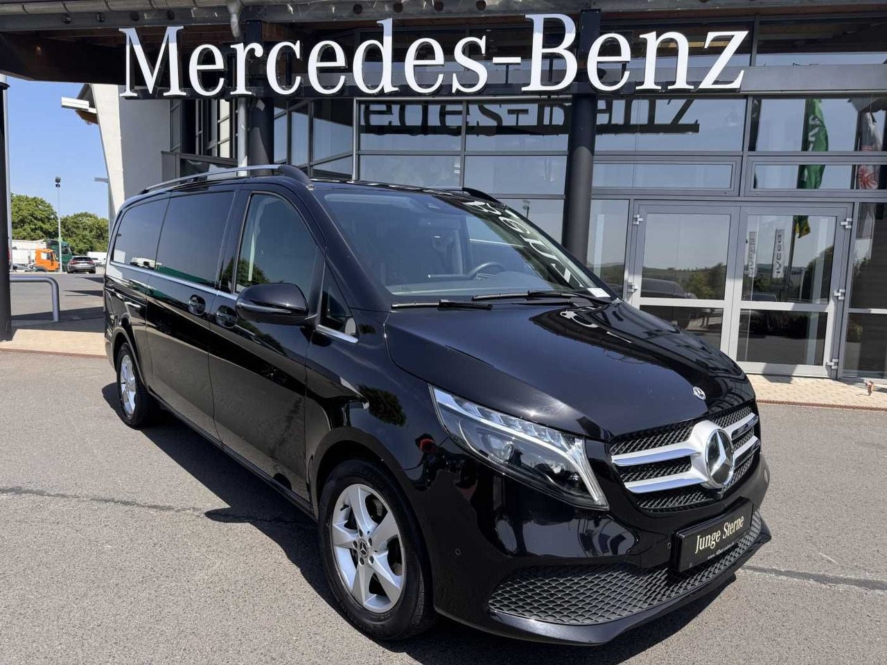 Mercedes-Benz V 300 d 4MATIC AVA 3430 AHK2,5 DISTRONIC 360 - ميكروباص: صور 1 Mercedes-Benz V 300 d 4MATIC AVA 3430 AHK2,5 DISTRONIC 360 - ميكروباص: صور 1