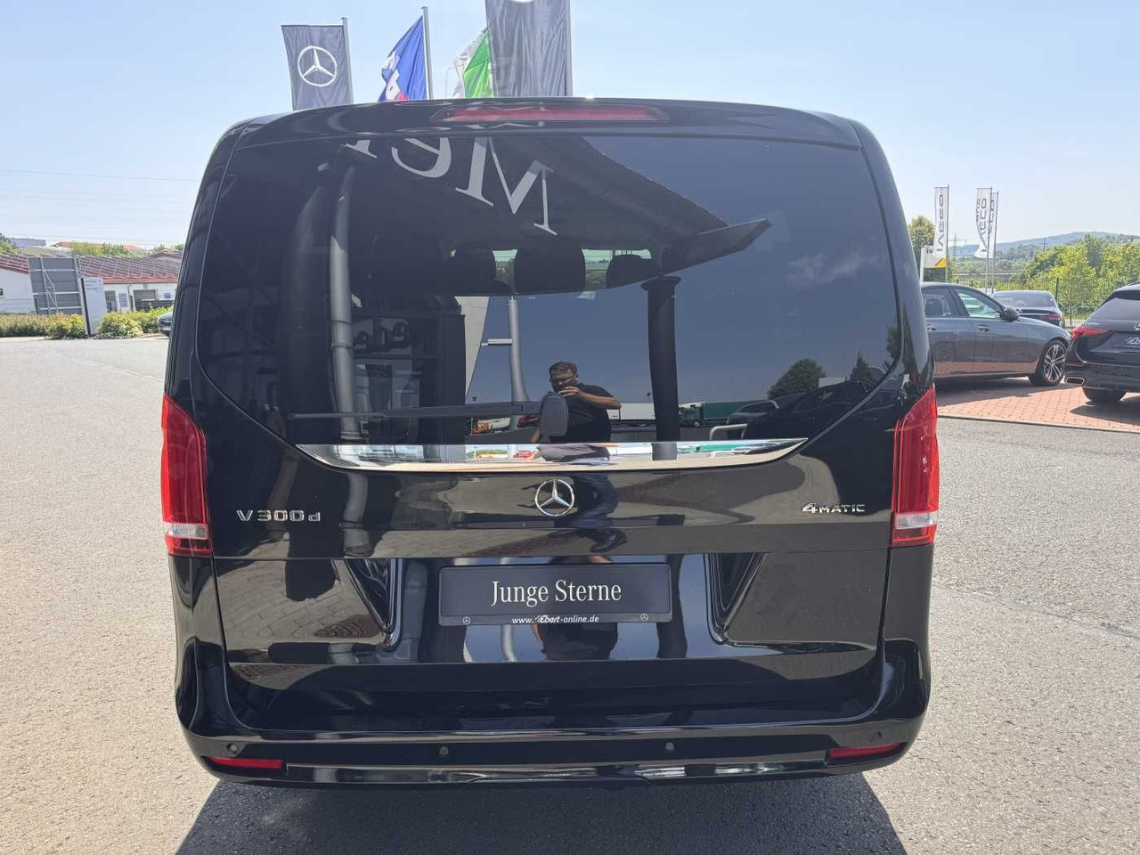 Mercedes-Benz V 300 d 4MATIC AVA 3430 AHK2,5 DISTRONIC 360 - سيارة: صور 5 Mercedes-Benz V 300 d 4MATIC AVA 3430 AHK2,5 DISTRONIC 360 - سيارة: صور 5