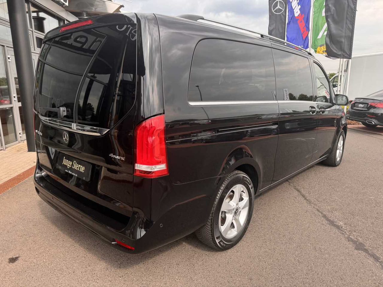 Mercedes-Benz V 300 d 4MATIC AVA 3430 AHK2,5 DISTRONIC 360 - سيارة: صور 4 Mercedes-Benz V 300 d 4MATIC AVA 3430 AHK2,5 DISTRONIC 360 - سيارة: صور 4