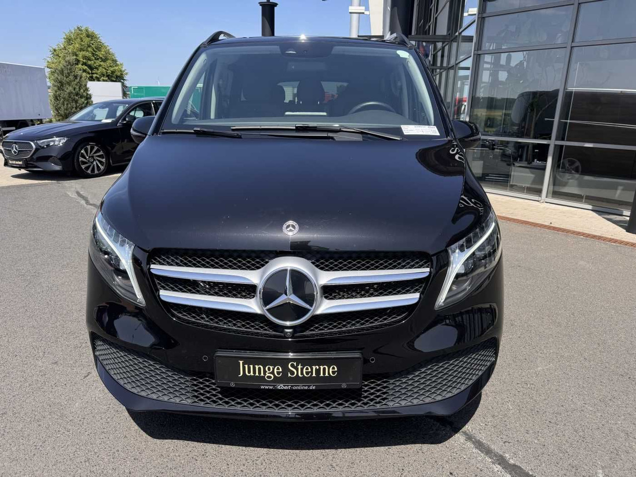 Mercedes-Benz V 300 d 4MATIC AVA 3430 AHK2,5 DISTRONIC 360 - سيارة: صور 2 Mercedes-Benz V 300 d 4MATIC AVA 3430 AHK2,5 DISTRONIC 360 - سيارة: صور 2