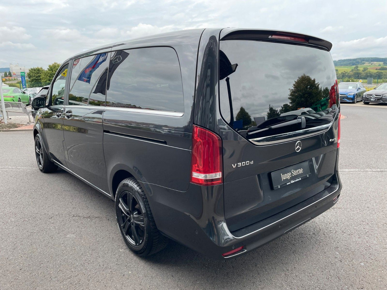 Mercedes-Benz V 300 d AVA ED 4MATIC Sitzklima Burmester 6Sitze - سيارة ستيشن: صور 3 Mercedes-Benz V 300 d AVA ED 4MATIC Sitzklima Burmester 6Sitze - سيارة ستيشن: صور 3