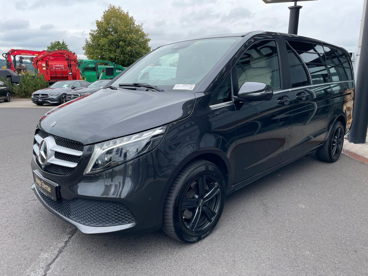 Mercedes-Benz V 300 d AVA ED 4MATIC Sitzklima Burmester 6Sitze - ميكروباص: صور 2 Mercedes-Benz V 300 d AVA ED 4MATIC Sitzklima Burmester 6Sitze - ميكروباص: صور 2