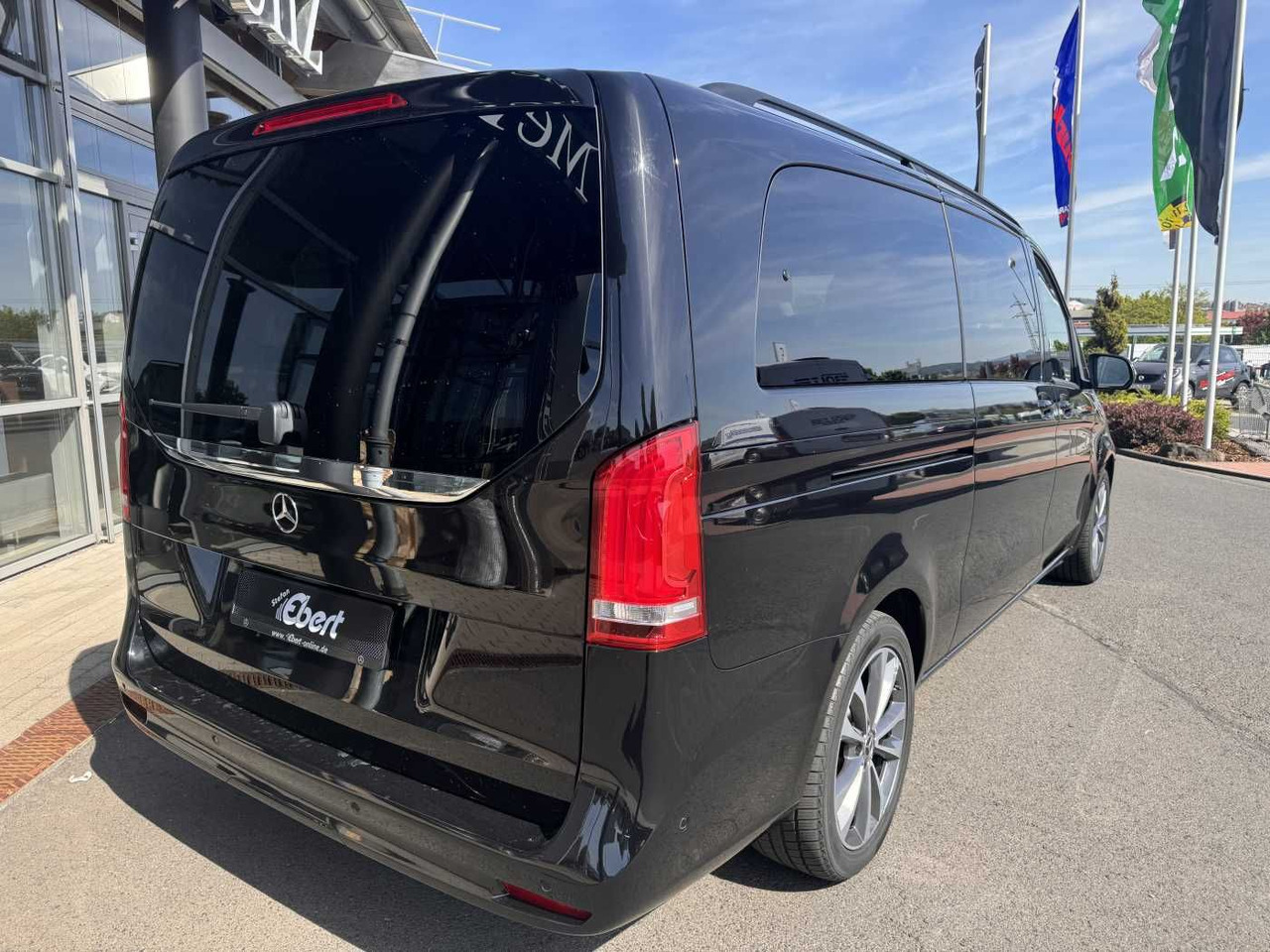 Mercedes-Benz V 300 d AVA Extralang AIRMATIC Standheiz 360Kam - ميكروباص: صور 4 Mercedes-Benz V 300 d AVA Extralang AIRMATIC Standheiz 360Kam - ميكروباص: صور 4