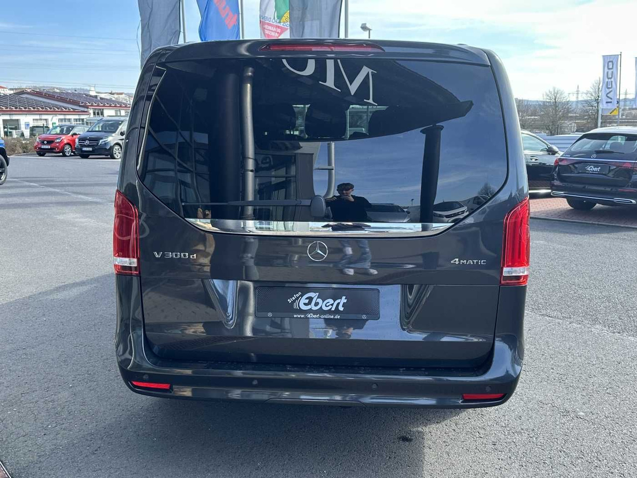 Mercedes-Benz V 300 d EDITION 4MATIC DISTRONIC AHK LED Kamera - ميكروباص: صور 5 Mercedes-Benz V 300 d EDITION 4MATIC DISTRONIC AHK LED Kamera - ميكروباص: صور 5