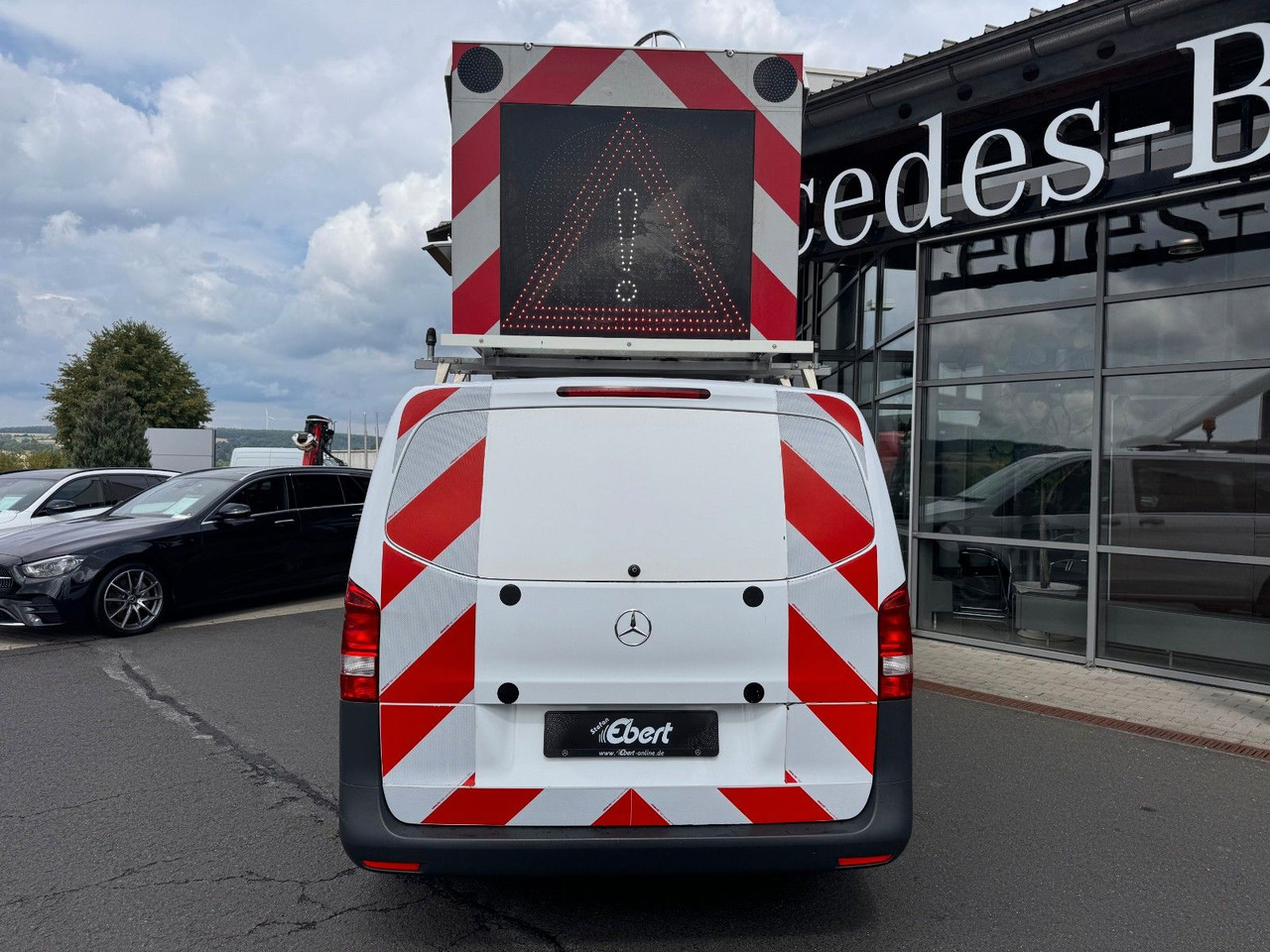Mercedes-Benz Vito 111 CDI Tourer Begleitfahrzeug BF3+ / WVZ - ميكروباص: صور 2 Mercedes-Benz Vito 111 CDI Tourer Begleitfahrzeug BF3+ / WVZ - ميكروباص: صور 2