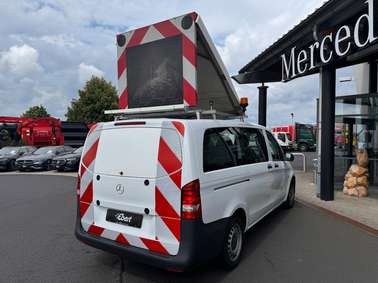 Mercedes-Benz Vito 111 CDI Tourer Begleitfahrzeug BF3+ / WVZ - ميكروباص: صور 4 Mercedes-Benz Vito 111 CDI Tourer Begleitfahrzeug BF3+ / WVZ - ميكروباص: صور 4
