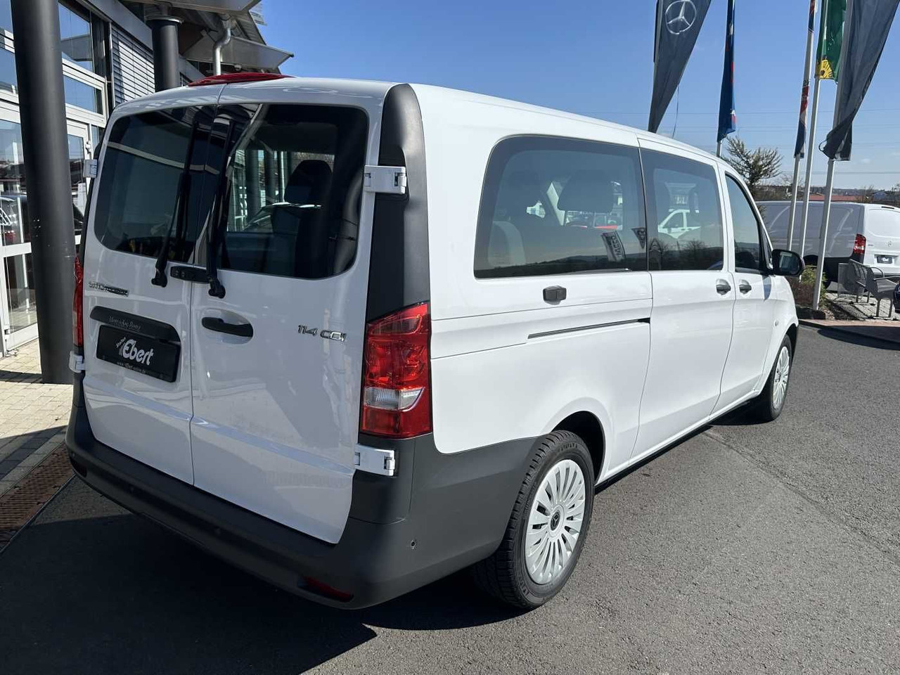 Mercedes-Benz Vito 114 CDI Tourer 8Sitze Klima Audio40 Kamera - ميكروباص: صور 4 Mercedes-Benz Vito 114 CDI Tourer 8Sitze Klima Audio40 Kamera - ميكروباص: صور 4
