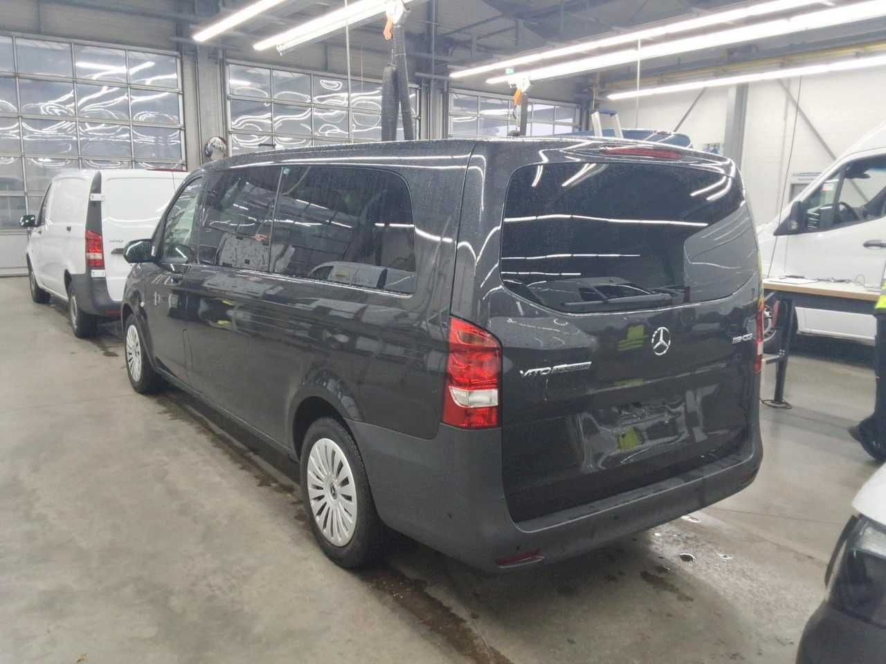 Mercedes-Benz Vito 116 CDI Tourer 2xKlima AHK Kamera Audio40 - ميكروباص: صور 4 Mercedes-Benz Vito 116 CDI Tourer 2xKlima AHK Kamera Audio40 - ميكروباص: صور 4