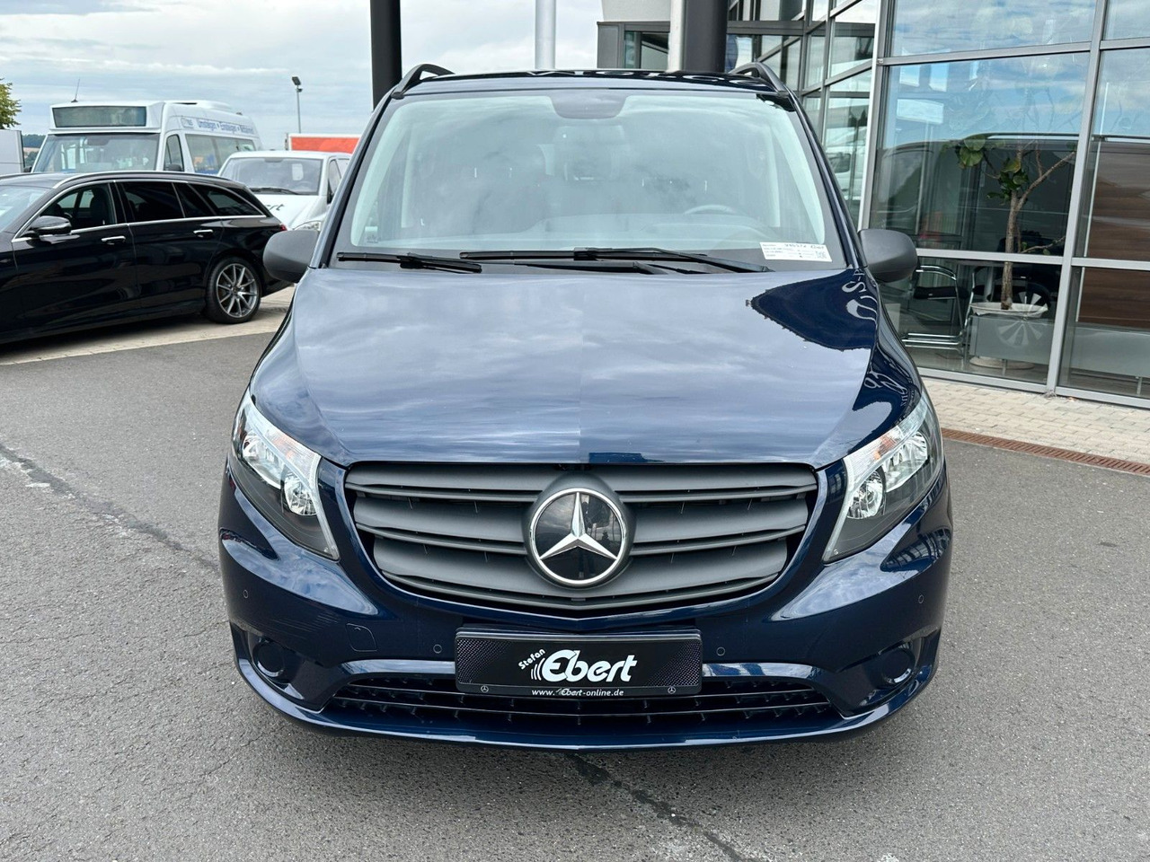 Mercedes-Benz Vito 116 CDI Tourer Pro Liege-Paket Panoramadach - ميكروباص: صور 2 Mercedes-Benz Vito 116 CDI Tourer Pro Liege-Paket Panoramadach - ميكروباص: صور 2