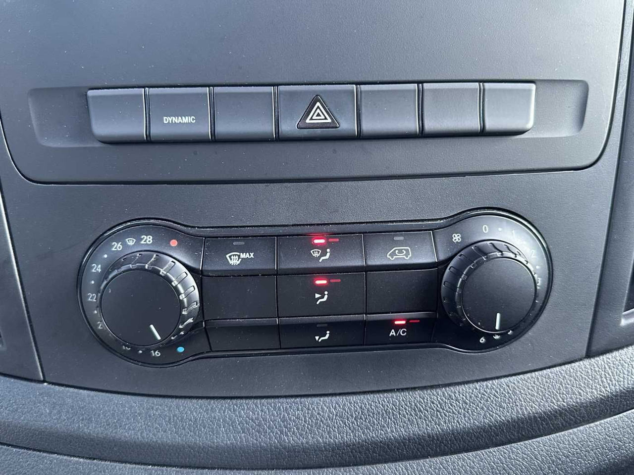 تأجير  Mercedes-Benz eVito 112 Klima Kamera Navi SHZ Tempomat Mercedes-Benz eVito 112 Klima Kamera Navi SHZ Tempomat: صور 15
