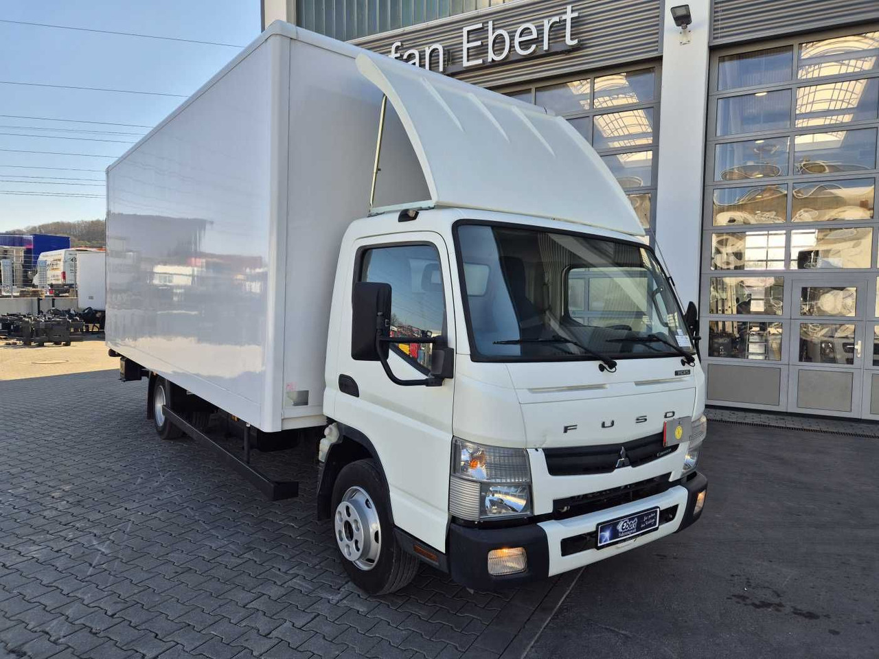 Mitsubishi Fuso Canter 7C18 Koffer LBW Spoiler Klima - بصندوق مغلق شاحنة: صور 2 Mitsubishi Fuso Canter 7C18 Koffer LBW Spoiler Klima - بصندوق مغلق شاحنة: صور 2