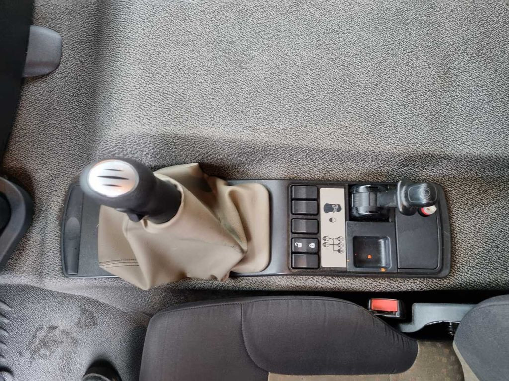 شاحنة قطع الأشجار, شاحنة كرين Renault Kerax 460.35 DXI 6x6 Loglift 96 S blatt/blatt Renault Kerax 460.35 DXI 6x6 Loglift 96 S blatt/blatt: صور 15