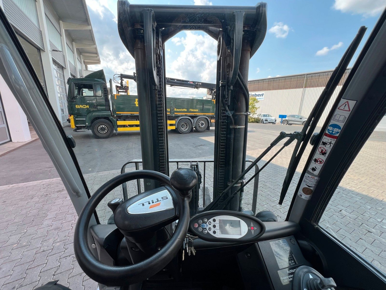 رافعة شوكية ديزل Still RX70-35 / Triplex: 4.60m / nur 2.911h! / SS: صور 15 رافعة شوكية ديزل Still RX70-35 / Triplex: 4.60m / nur 2.911h! / SS: صور 15