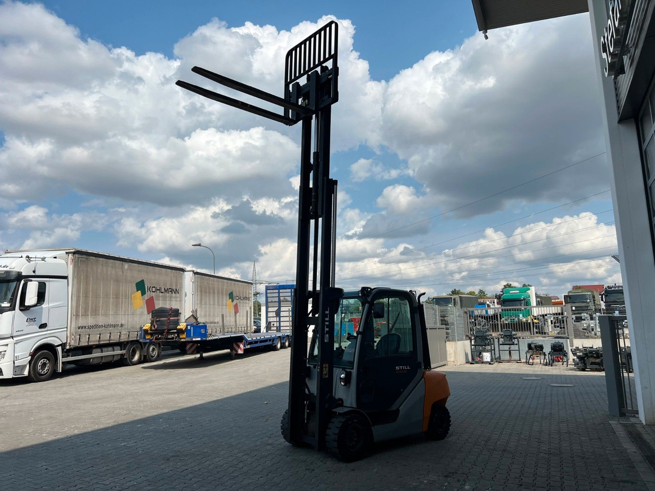 رافعة شوكية ديزل Still RX70-35 / Triplex: 4.60m / nur 2.911h! / SS: صور 11 رافعة شوكية ديزل Still RX70-35 / Triplex: 4.60m / nur 2.911h! / SS: صور 11