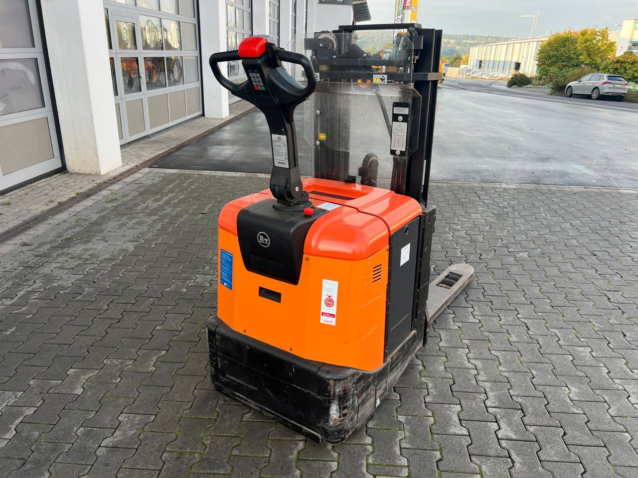 Toyota SPE 125 L / nur 382h ! / Hochhubwagen / 3.350mm - معدات تكديس: صور 4 Toyota SPE 125 L / nur 382h ! / Hochhubwagen / 3.350mm - معدات تكديس: صور 4