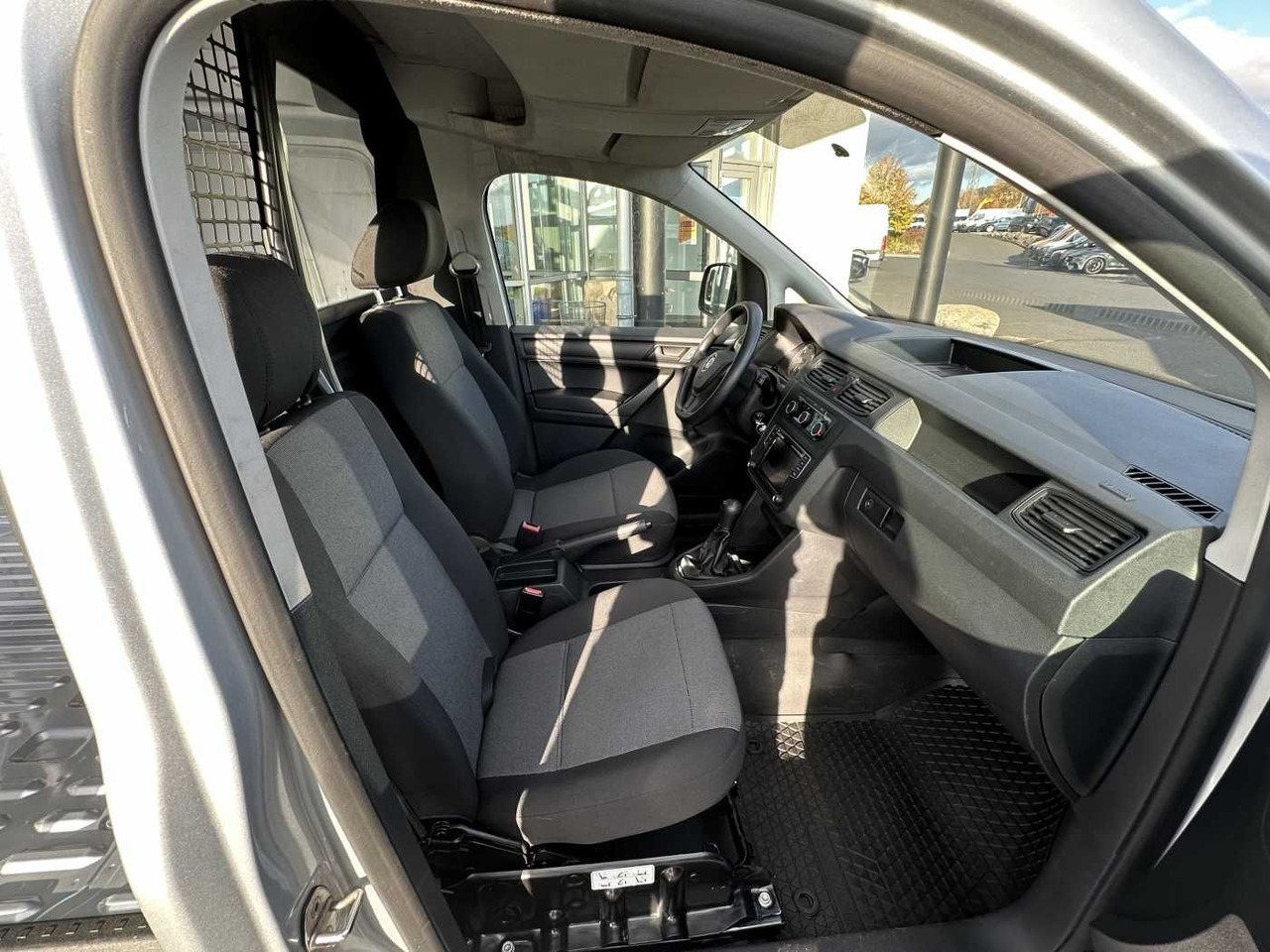 فان المدمجة جديد Volkswagen Caddy 1.6 TDI Klima Navi 8Räder Trennwand klappb: صور 11