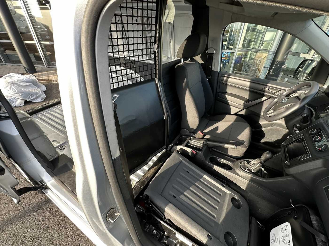 فان المدمجة جديد Volkswagen Caddy 1.6 TDI Klima Navi 8Räder Trennwand klappb: صور 9