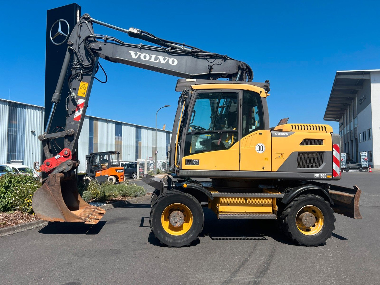 Volvo EW160D / 2014 / 1xTieflöffel / Forstschutzgitter - حفارة على عجلات: صور 2 Volvo EW160D / 2014 / 1xTieflöffel / Forstschutzgitter - حفارة على عجلات: صور 2