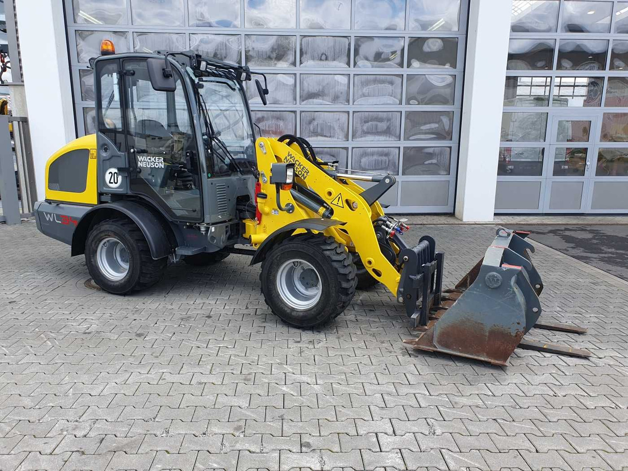 Wacker WL34 (RL40) / Schaufel + Gabel / nur 743h / 62PS - اللودر بعجل: صور 2 Wacker WL34 (RL40) / Schaufel + Gabel / nur 743h / 62PS - اللودر بعجل: صور 2