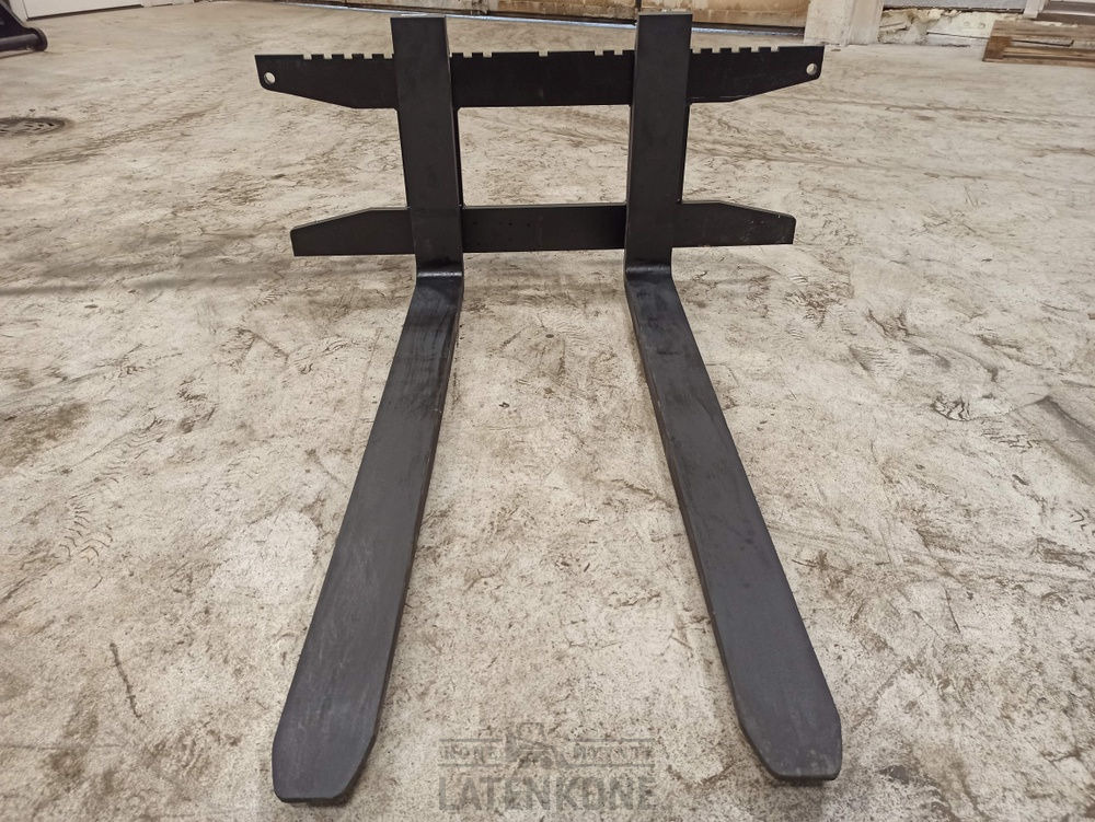 Laten Trukkipiikit 2000kg 1100mm/1200mm 2A Avant - شوكات - آلات البناء: صور 2 Laten Trukkipiikit 2000kg 1100mm/1200mm 2A Avant - شوكات - آلات البناء: صور 2