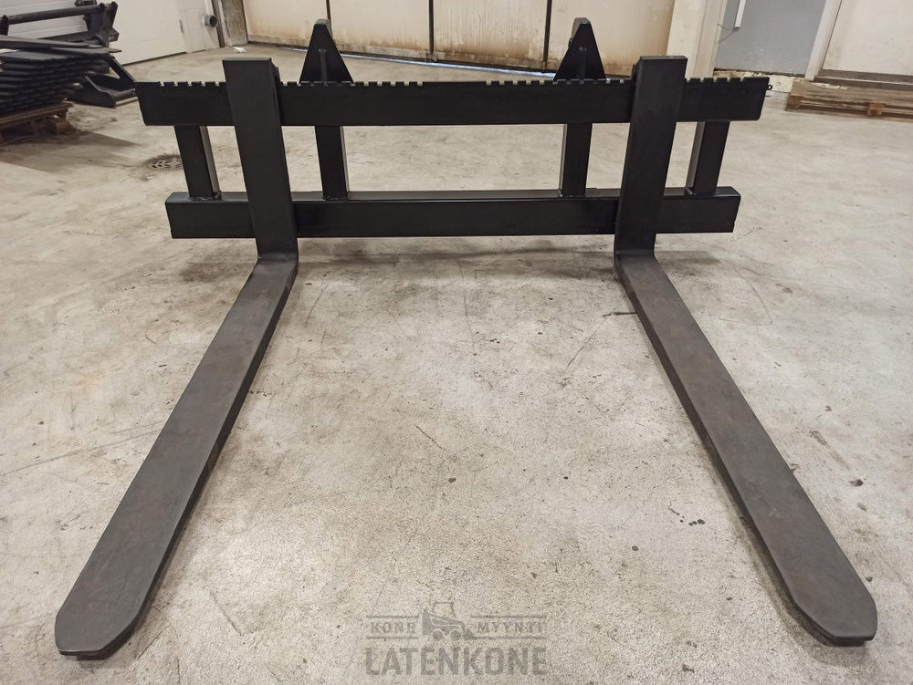 Volvo Trukkipiikit 11000kg 2400mm/1800mm 4A Volvo BM - شوكات - آلات البناء: صور 2 Volvo Trukkipiikit 11000kg 2400mm/1800mm 4A Volvo BM - شوكات - آلات البناء: صور 2