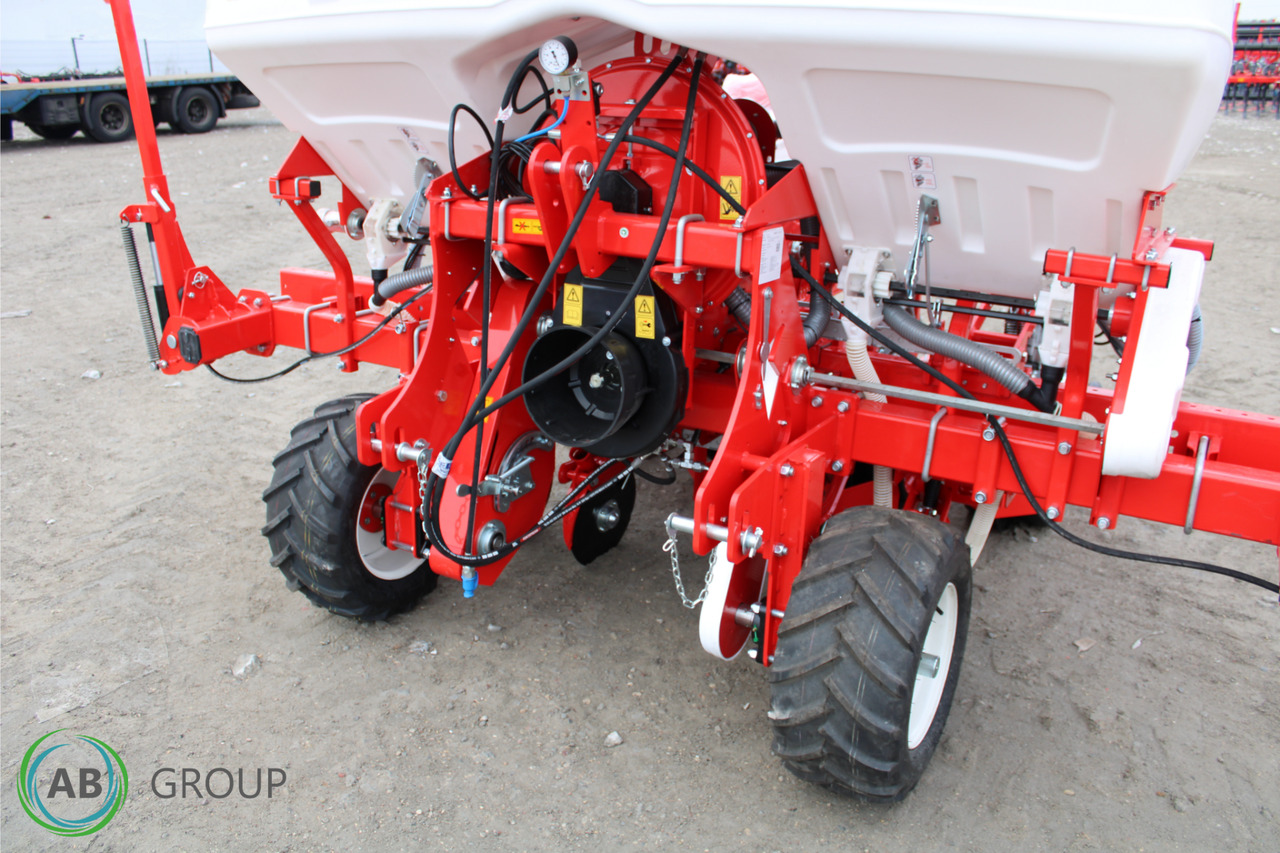 Four-row pneumatic precision seeder with depth fertilization Ozdoken VPTT - وضع البذور فى خطوط: صور 5 Four-row pneumatic precision seeder with depth fertilization Ozdoken VPTT - وضع البذور فى خطوط: صور 5