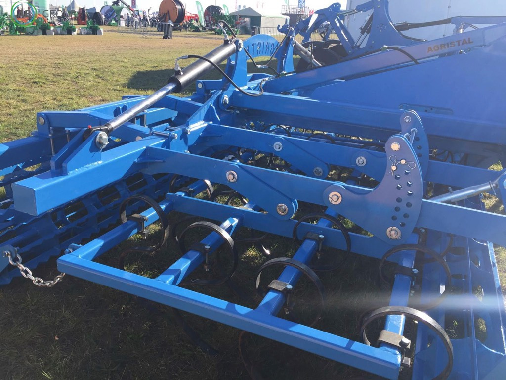 Hydraulically folding seedbed cultivator 4,2 m Agristal AU - مسلفة: صور 4 Hydraulically folding seedbed cultivator 4,2 m Agristal AU - مسلفة: صور 4