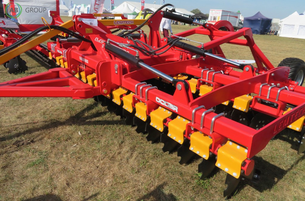 Lemtech hydraulic disc harrow with a Colter BTH45 4.5 m transport trolley - قرص مسلفة: صور 2 Lemtech hydraulic disc harrow with a Colter BTH45 4.5 m transport trolley - قرص مسلفة: صور 2