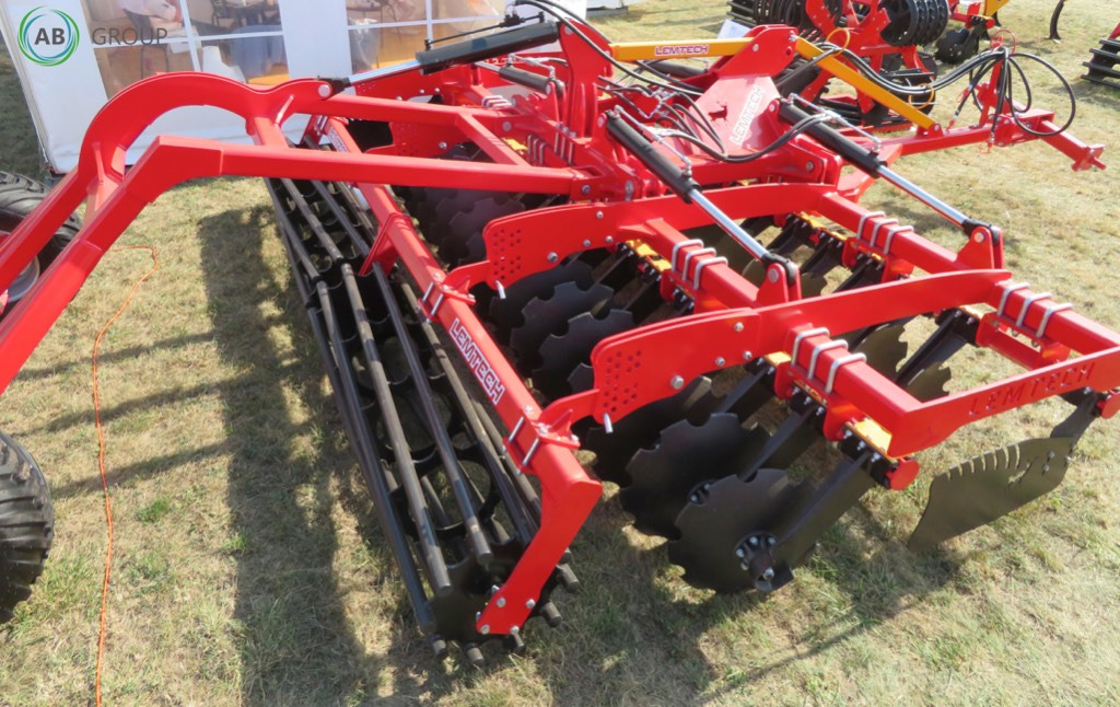 Lemtech hydraulic disc harrow with a Colter BTH45 4.5 m transport trolley - قرص مسلفة: صور 4 Lemtech hydraulic disc harrow with a Colter BTH45 4.5 m transport trolley - قرص مسلفة: صور 4