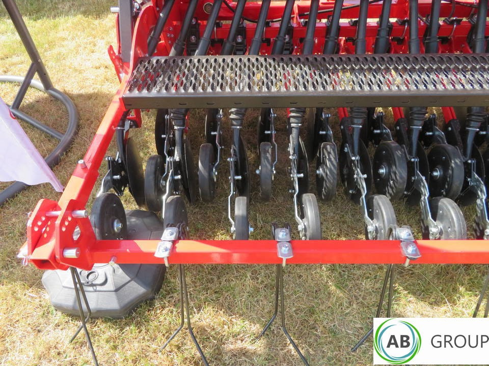معدات بذار Ozdoken grain seeder Pertum S300, 3 m - single-disc coulter type - on stock: صور 9 معدات بذار Ozdoken grain seeder Pertum S300, 3 m - single-disc coulter type - on stock: صور 9