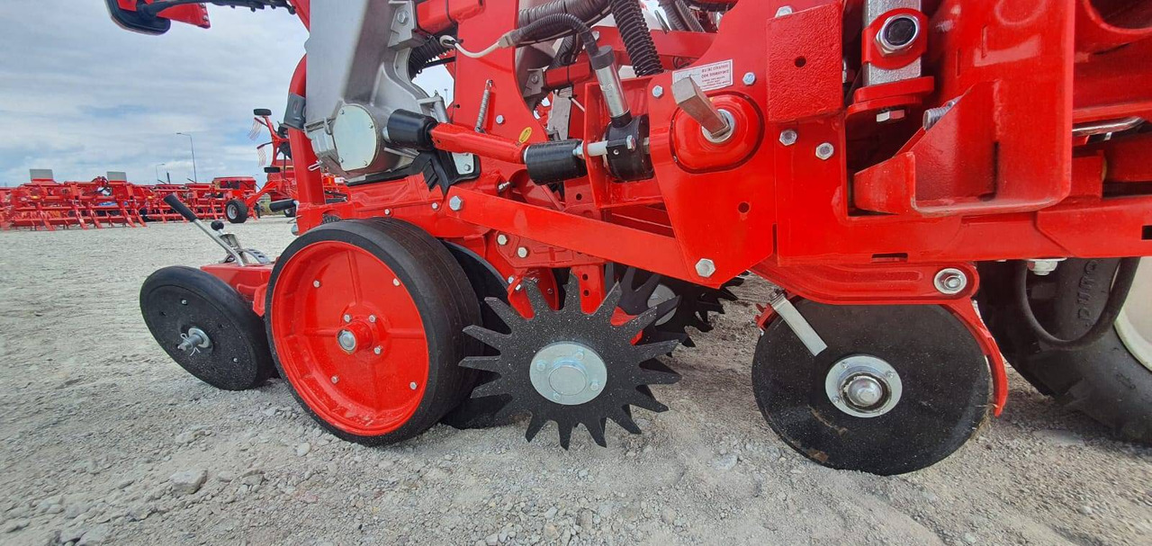 Ozdoken pneumatic precision seeder model VPKT-DG6 - on stock - وضع البذور فى خطوط: صور 5 Ozdoken pneumatic precision seeder model VPKT-DG6 - on stock - وضع البذور فى خطوط: صور 5