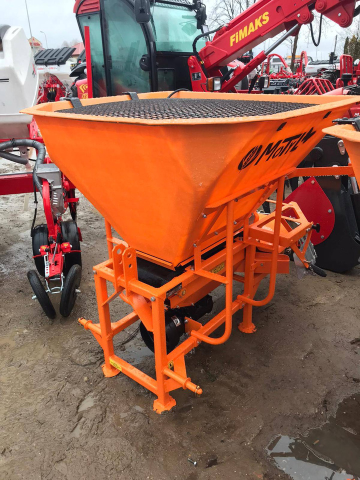 POM Augustów salt and sand spreader with communal attachment Motyl N 31M/1 - الرمال مفرشة: صور 1 POM Augustów salt and sand spreader with communal attachment Motyl N 31M/1 - الرمال مفرشة: صور 1