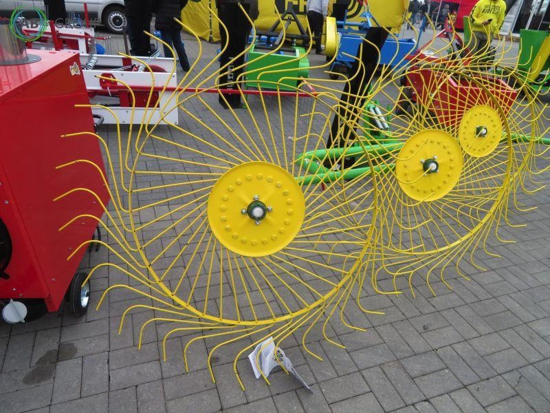 Taret rake-tedder Z 213 / PZK-4 - لمّامَة القش: صور 3 Taret rake-tedder Z 213 / PZK-4 - لمّامَة القش: صور 3