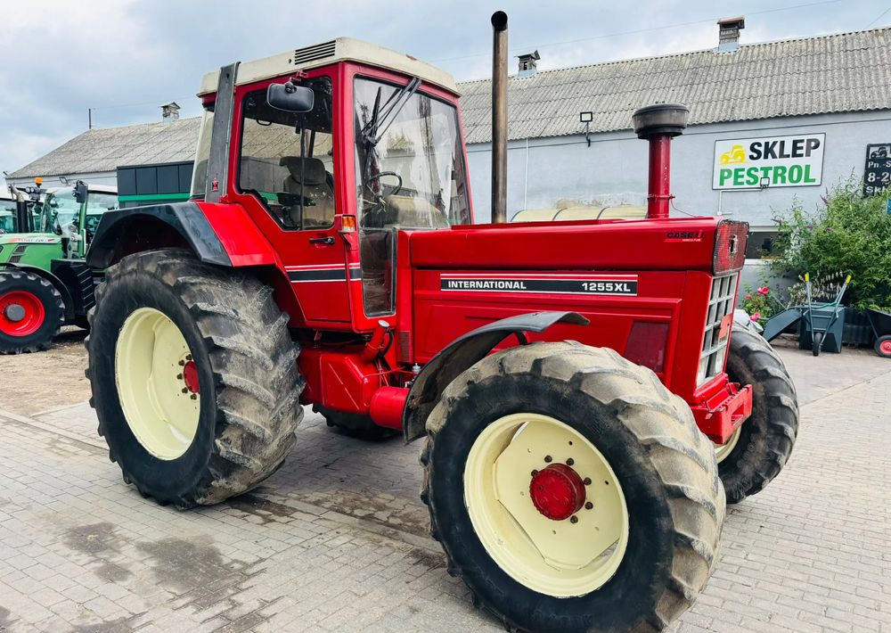 Case IH 1255 XL - جرار: صور 5 Case IH 1255 XL - جرار: صور 5