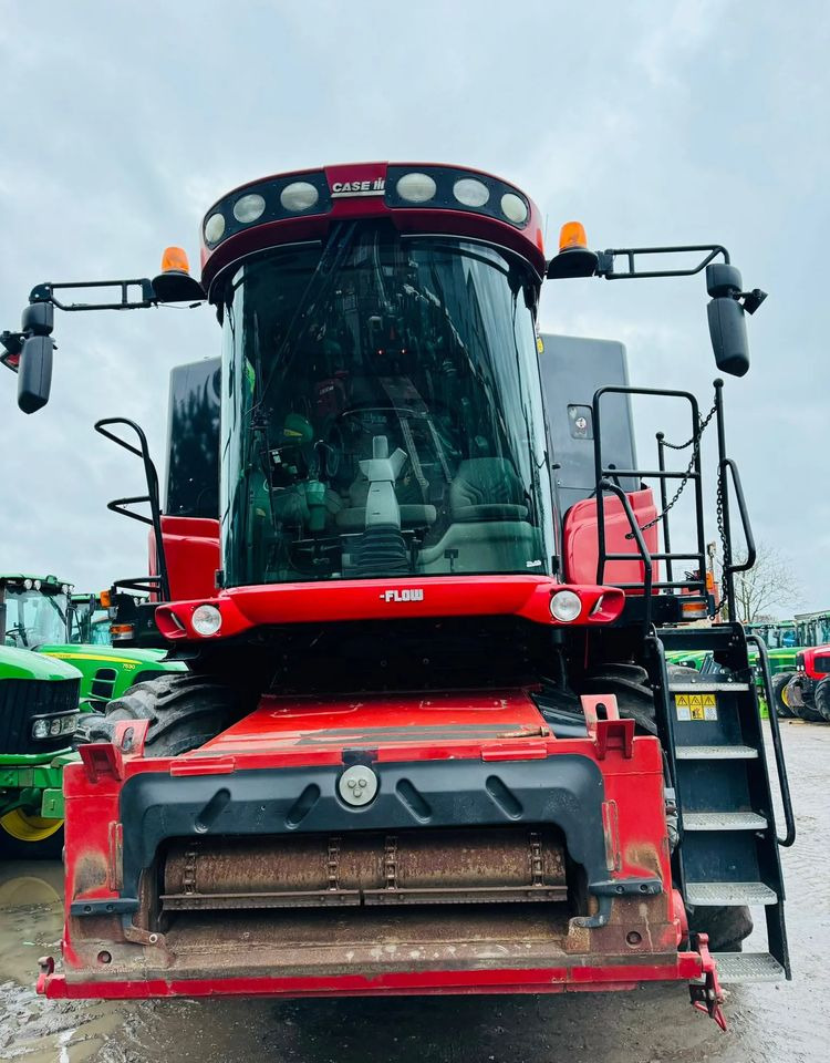 Case IH AFH 8010 - حصادة شاملة: صور 3 Case IH AFH 8010 - حصادة شاملة: صور 3