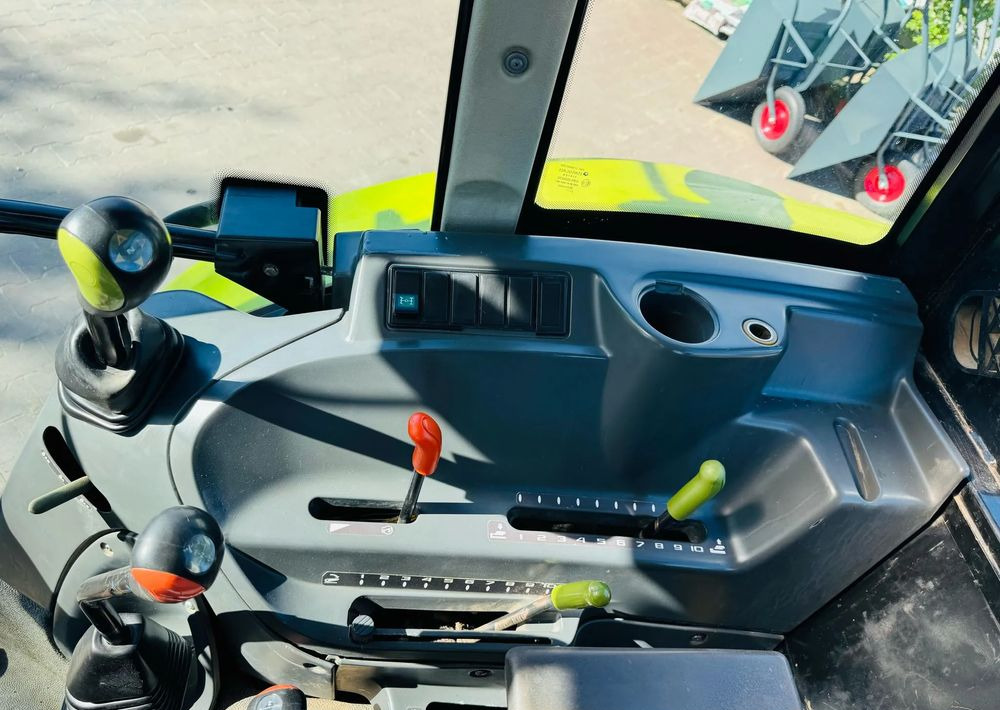 جرار Claas Axos 330: صور 10