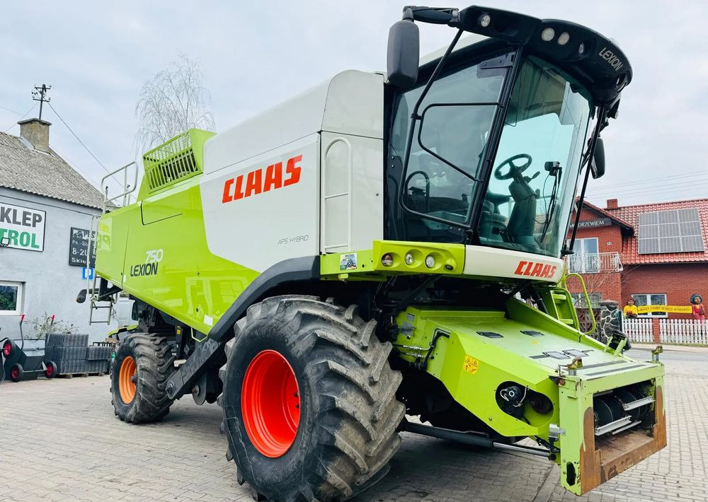 Claas LEXION 750 APS HYBRID - حصادة شاملة: صور 4 Claas LEXION 750 APS HYBRID - حصادة شاملة: صور 4