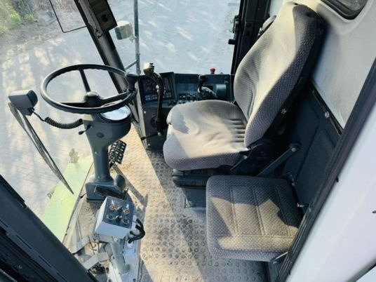 Claas MEGA 350 - حصادة شاملة: صور 5 Claas MEGA 350 - حصادة شاملة: صور 5