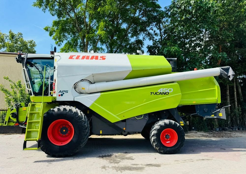 Claas Tucano 450 APS - حصادة شاملة: صور 1 Claas Tucano 450 APS - حصادة شاملة: صور 1