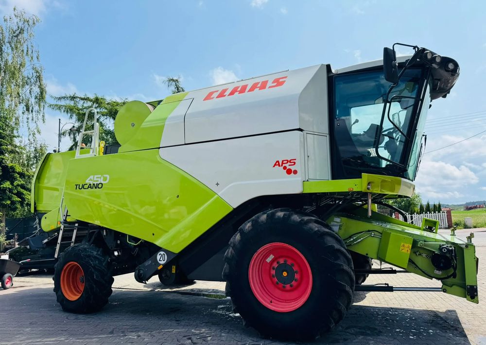 Claas Tucano 450 - حصادة شاملة: صور 5 Claas Tucano 450 - حصادة شاملة: صور 5