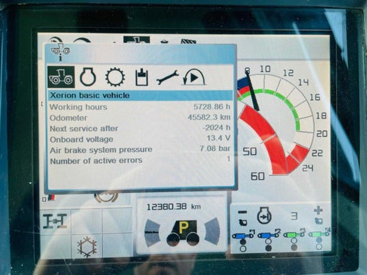 Claas XERION 3800 TRAC - جرار: صور 5 Claas XERION 3800 TRAC - جرار: صور 5