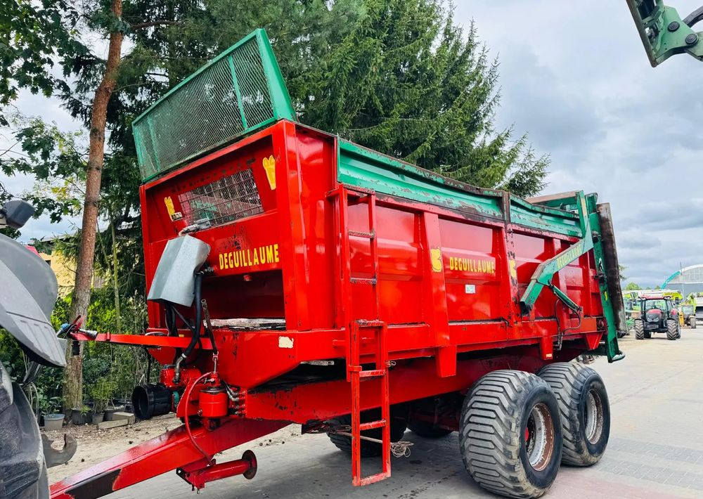 Inny Deguillaume - نثر السماد: صور 5 Inny Deguillaume - نثر السماد: صور 5