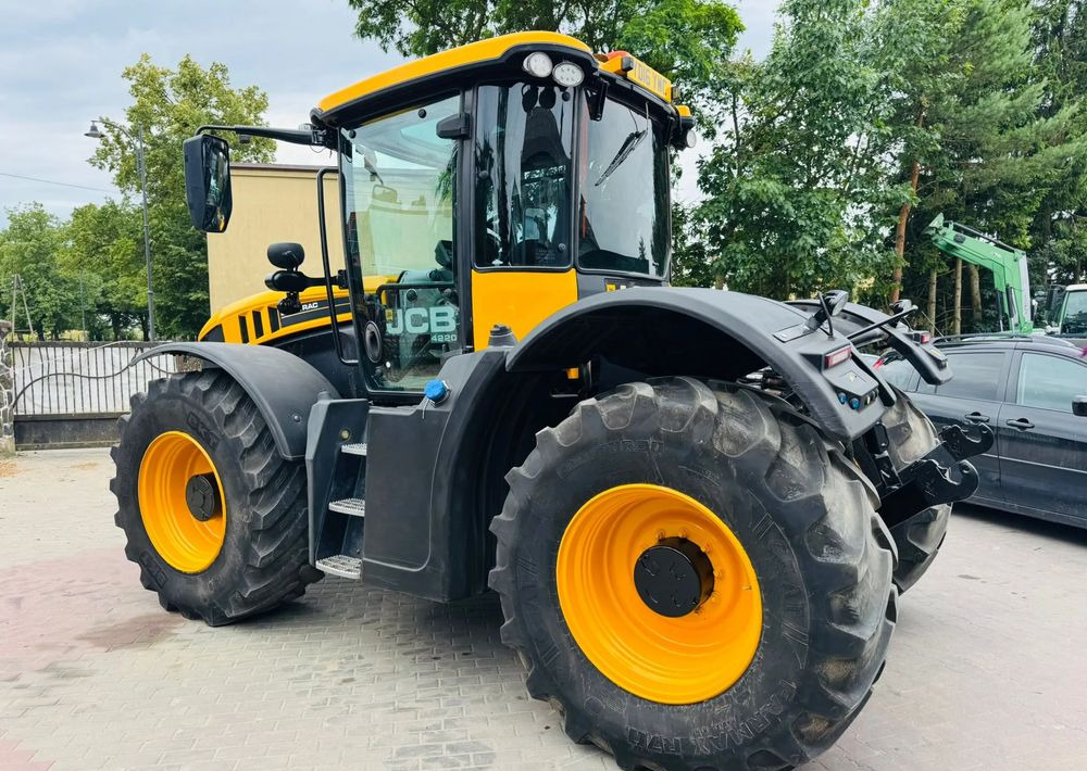 JCB 4220 - جرار: صور 4 JCB 4220 - جرار: صور 4