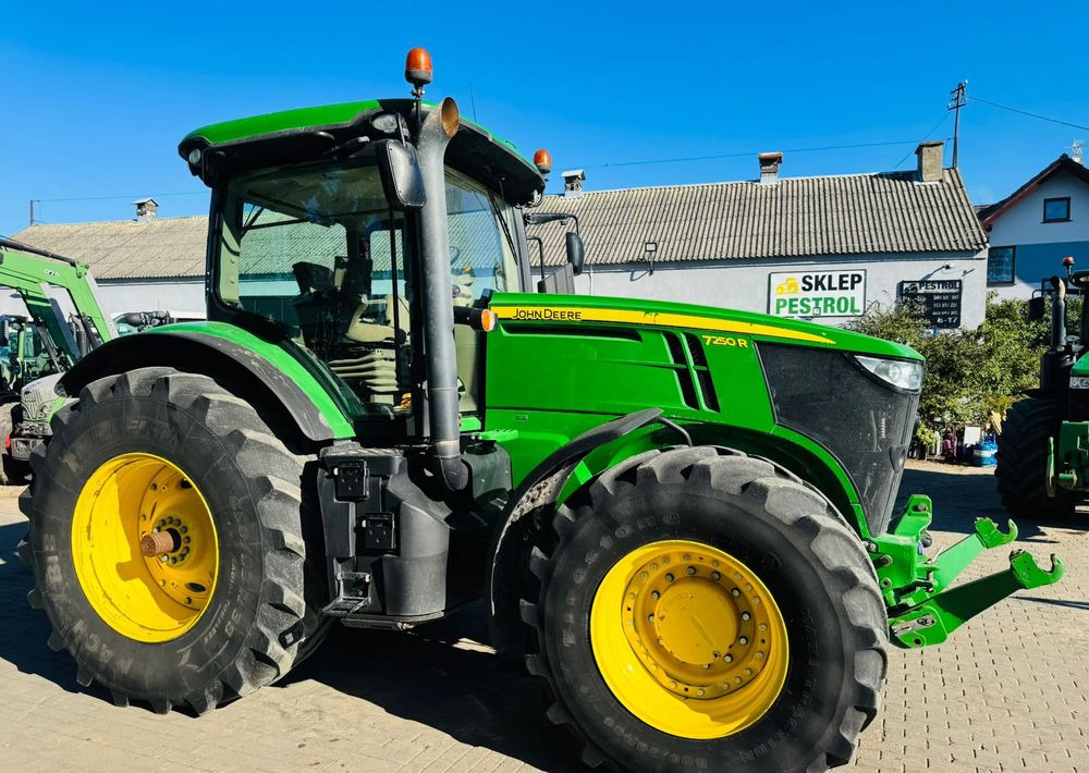 John Deere 7250R - جرار: صور 3 John Deere 7250R - جرار: صور 3