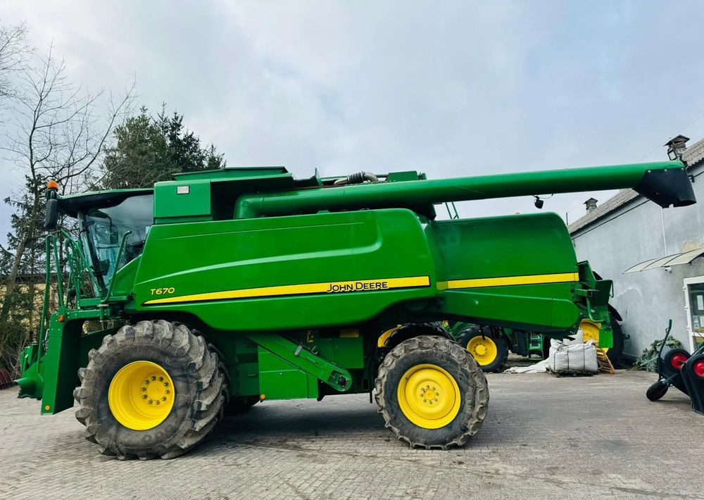 John Deere T670 - حصادة شاملة: صور 1 John Deere T670 - حصادة شاملة: صور 1