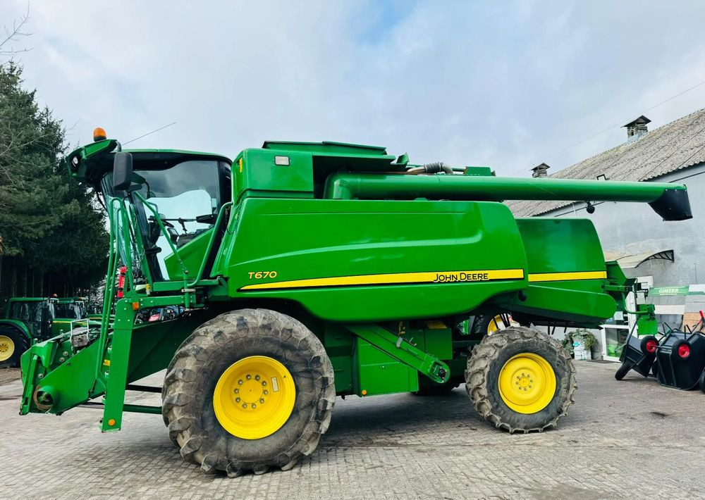 John Deere T670 - حصادة شاملة: صور 3 John Deere T670 - حصادة شاملة: صور 3