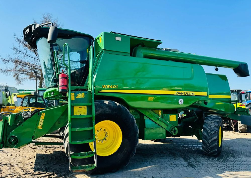 John Deere W540i - حصادة شاملة: صور 3 John Deere W540i - حصادة شاملة: صور 3