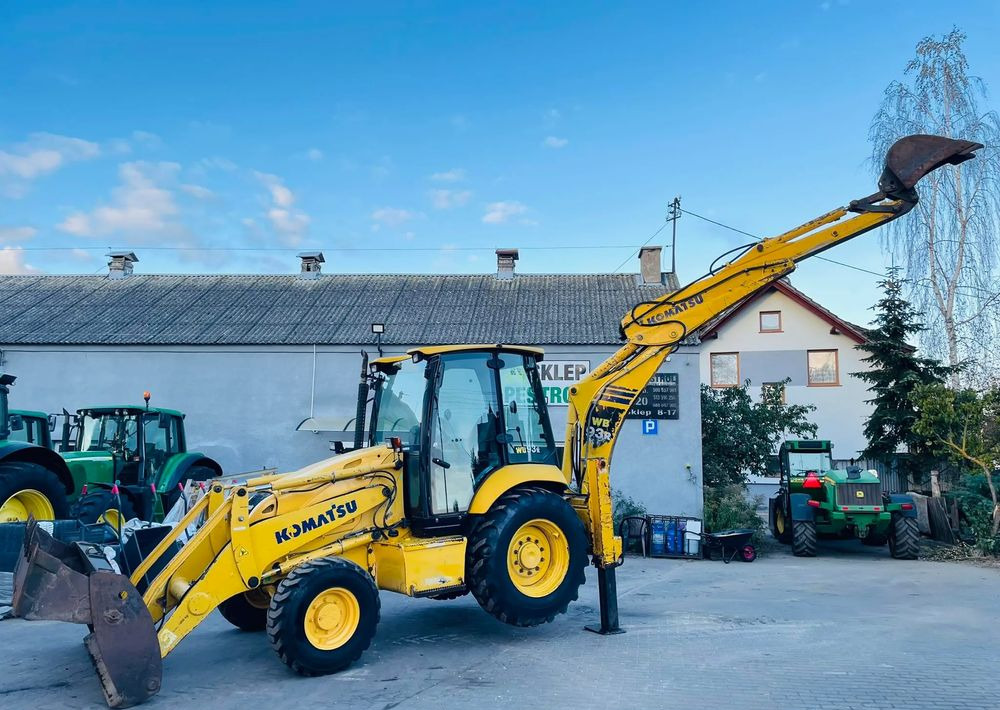 Komatsu WB93R - حفار متعدد الاستخدام: صور 2 Komatsu WB93R - حفار متعدد الاستخدام: صور 2