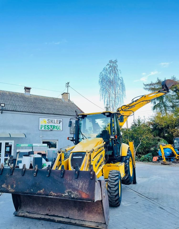 Komatsu WB93R - حفار متعدد الاستخدام: صور 4 Komatsu WB93R - حفار متعدد الاستخدام: صور 4