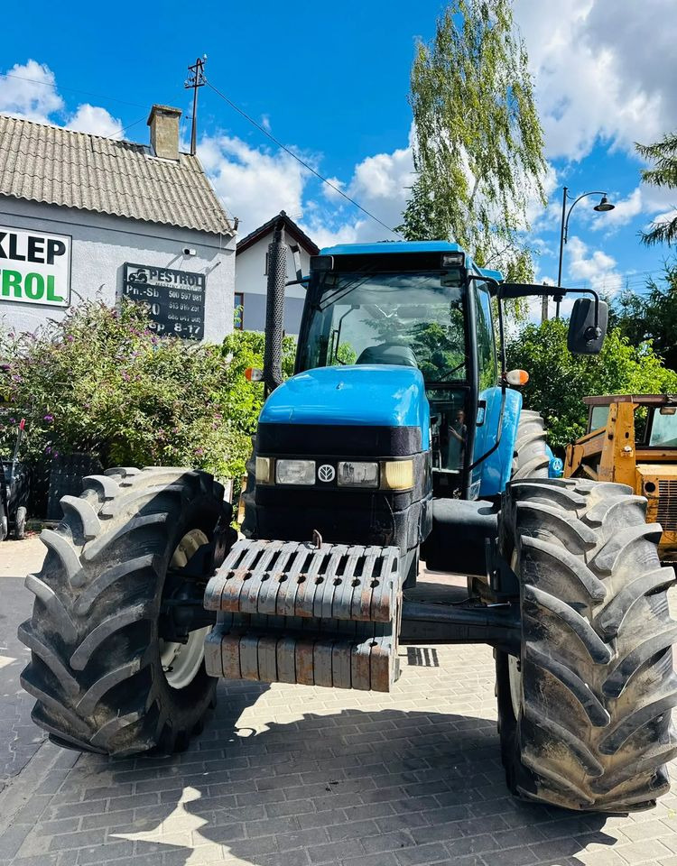 New Holland 8360 - جرار: صور 2 New Holland 8360 - جرار: صور 2